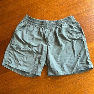 Columbia hiking shorts - size large